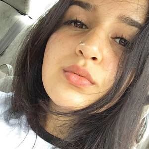 Meet your Posher, Fatima